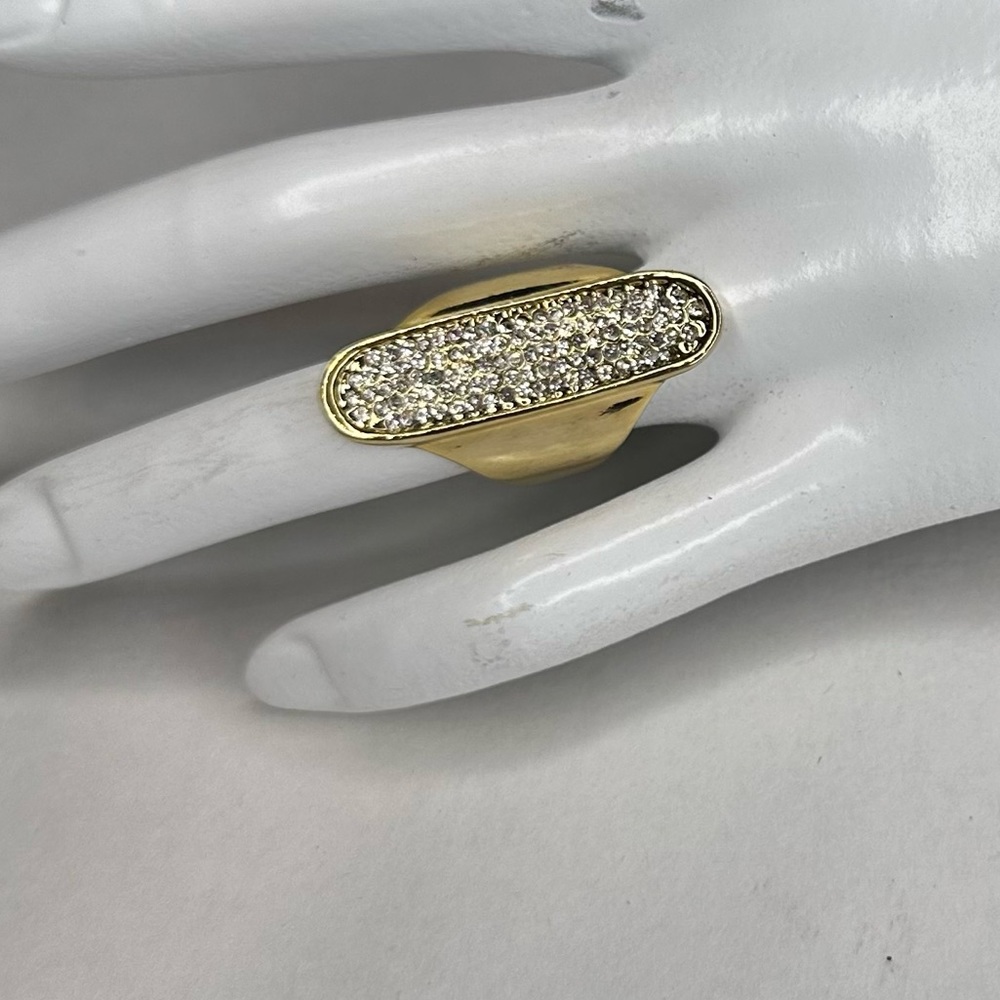 Womens Urban rhinestones‎ gold accent ring size 6